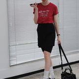 1786 April Day Graphic Basic T-Shirt / Red